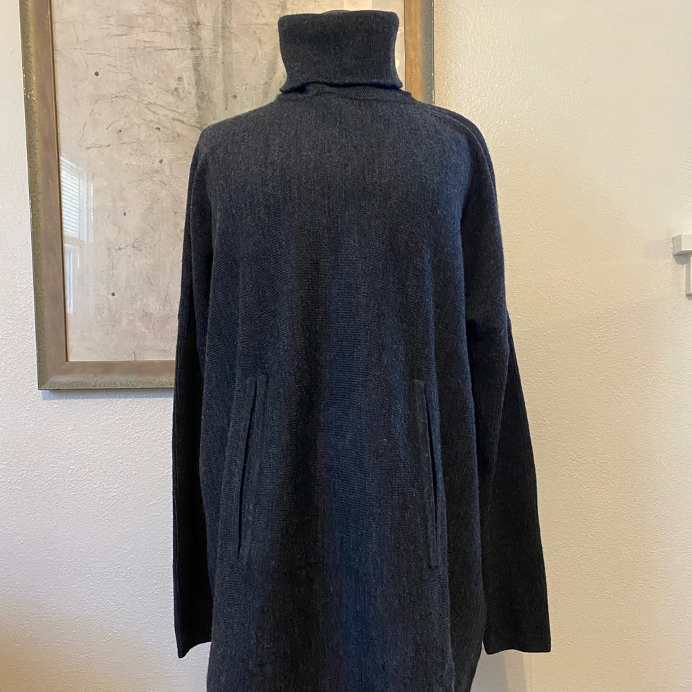 Tahari Charcoal Sweater w/ Kangaroo Pocket!